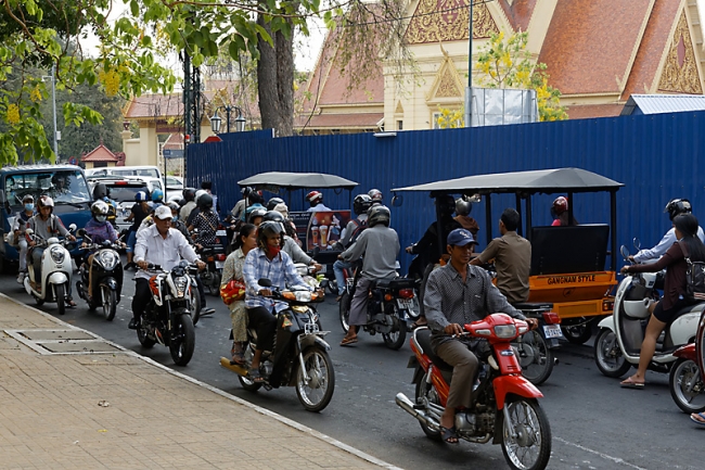 Phnom Penh-Divers-014